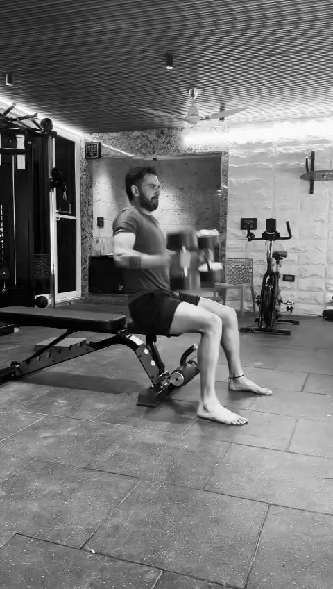 Online personal training coaching via the EverFit app, available worldwide